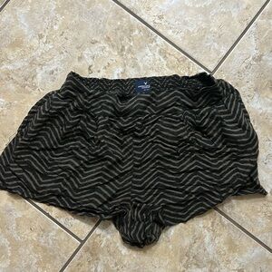 American eagle olive and green pull on shorts medium